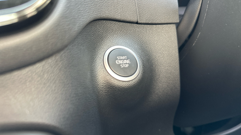 Volvo Xc40 2.0 B4P R DESIGN Pro 5dr Auto Petrol Estate